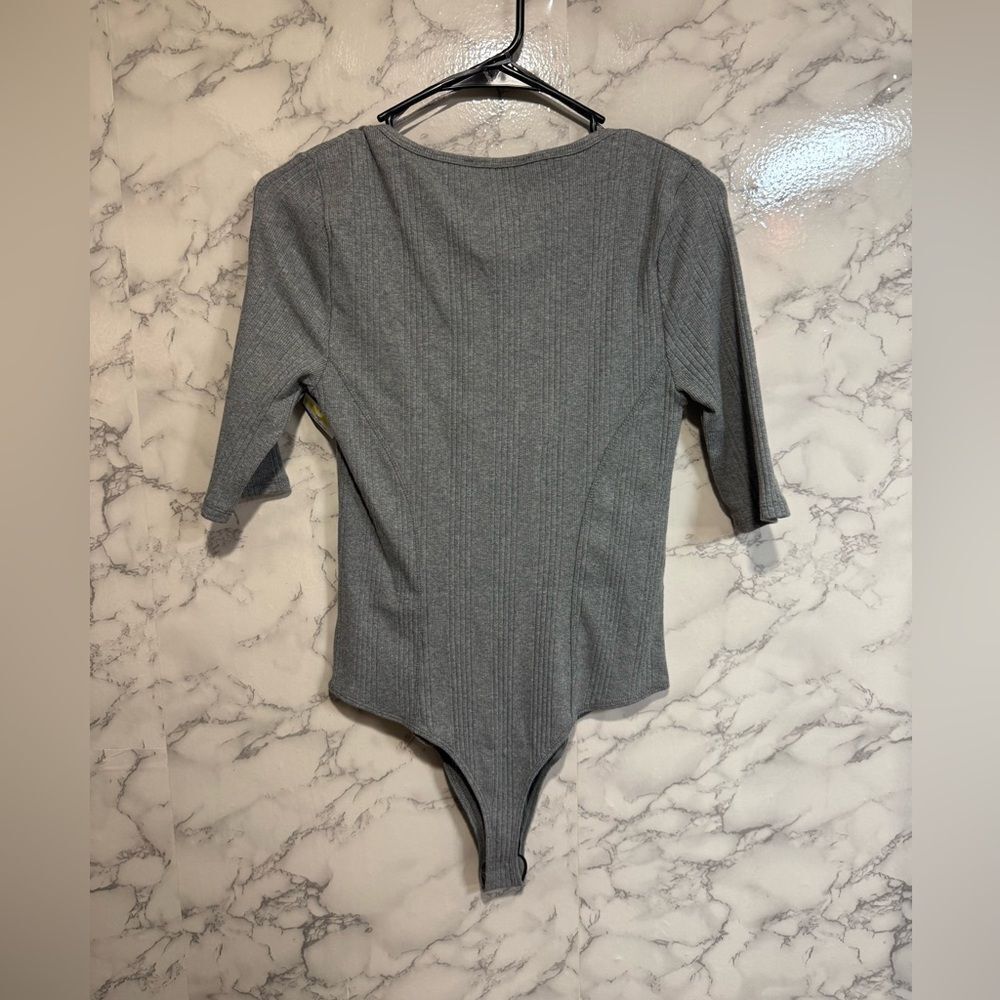 NEW Steve Madden Gray Ruched Fitted Ribbed Bodysuit Size M - Picture 8 of 8
